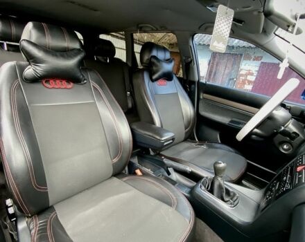 Синій Ауді А4, об'ємом двигуна 1.6 л та пробігом 330 тис. км за 4500 $, фото 5 на Automoto.ua