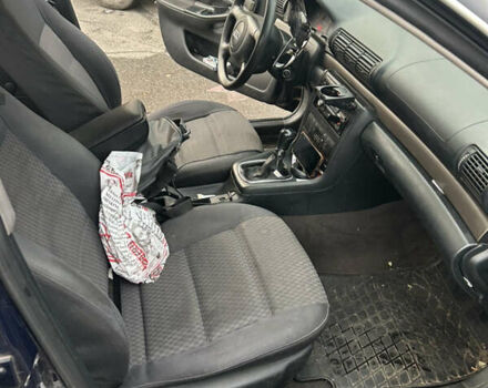 Синій Ауді А4, об'ємом двигуна 2.5 л та пробігом 400 тис. км за 3500 $, фото 7 на Automoto.ua