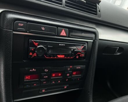 Синій Ауді А4, об'ємом двигуна 1.8 л та пробігом 349 тис. км за 4299 $, фото 19 на Automoto.ua