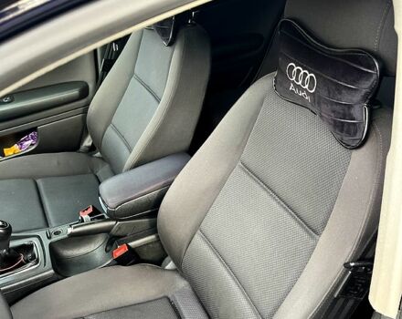 Синий Ауди А4, объемом двигателя 1.6 л и пробегом 324 тыс. км за 5100 $, фото 7 на Automoto.ua