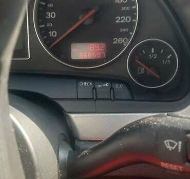 Синій Ауді А4, об'ємом двигуна 2.5 л та пробігом 368 тис. км за 4900 $, фото 1 на Automoto.ua