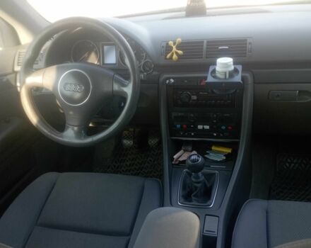 Синий Ауди А4, объемом двигателя 1.6 л и пробегом 315 тыс. км за 2800 $, фото 2 на Automoto.ua