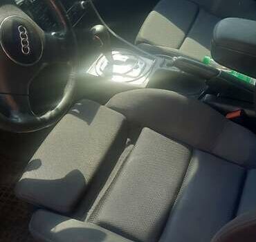 Синій Ауді А4, об'ємом двигуна 2.5 л та пробігом 368 тис. км за 4900 $, фото 4 на Automoto.ua