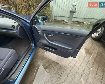 Синий Ауди А4, объемом двигателя 1.6 л и пробегом 260 тыс. км за 6000 $, фото 12 на Automoto.ua