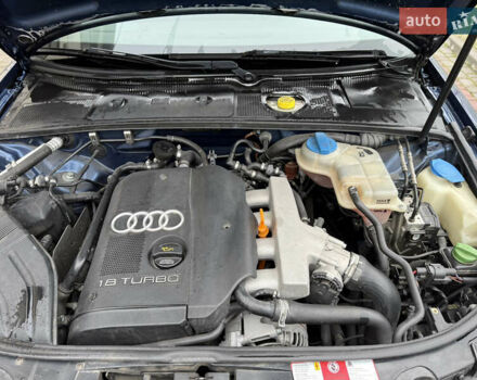 Синий Ауди А4, объемом двигателя 1.8 л и пробегом 212 тыс. км за 4900 $, фото 5 на Automoto.ua