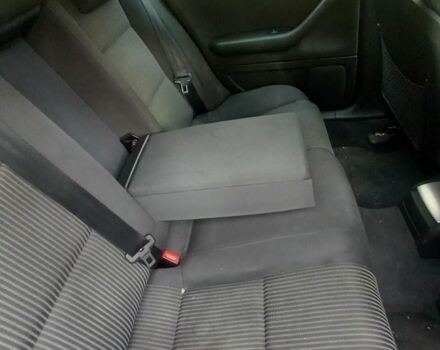 Синий Ауди А4, объемом двигателя 2 л и пробегом 313 тыс. км за 3300 $, фото 12 на Automoto.ua