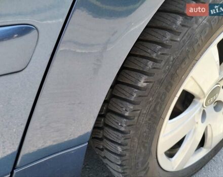 Синий Ауди А4, объемом двигателя 2.5 л и пробегом 221 тыс. км за 5999 $, фото 9 на Automoto.ua