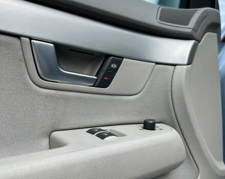 Синій Ауді А4, об'ємом двигуна 2 л та пробігом 210 тис. км за 6600 $, фото 5 на Automoto.ua