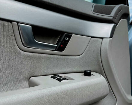 Синій Ауді А4, об'ємом двигуна 2 л та пробігом 210 тис. км за 6600 $, фото 40 на Automoto.ua