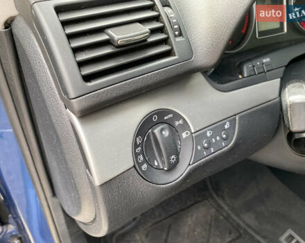 Синій Ауді А4, об'ємом двигуна 2 л та пробігом 290 тис. км за 6850 $, фото 19 на Automoto.ua