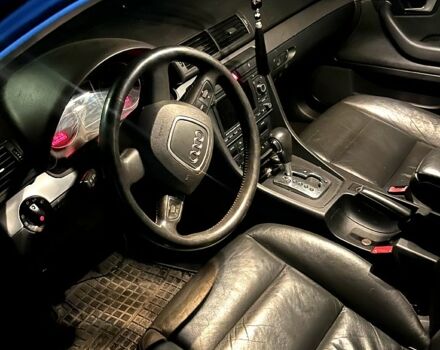 Синій Ауді А4, об'ємом двигуна 2 л та пробігом 260 тис. км за 7000 $, фото 3 на Automoto.ua
