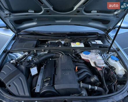 Синій Ауді А4, об'ємом двигуна 1.6 л та пробігом 200 тис. км за 7700 $, фото 27 на Automoto.ua