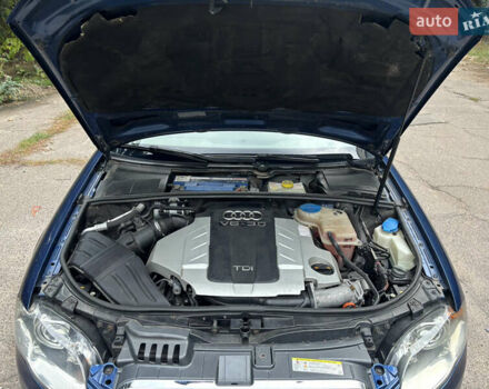Синий Ауди А4, объемом двигателя 2.97 л и пробегом 293 тыс. км за 7250 $, фото 14 на Automoto.ua