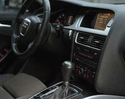 Синій Ауді А4, об'ємом двигуна 2.7 л та пробігом 296 тис. км за 7900 $, фото 29 на Automoto.ua