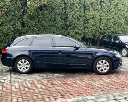 Синій Ауді А4, об'ємом двигуна 2 л та пробігом 317 тис. км за 10500 $, фото 2 на Automoto.ua