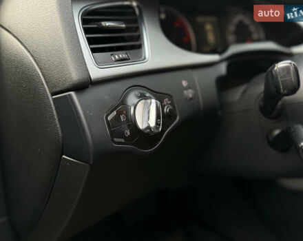 Синій Ауді А4, об'ємом двигуна 1.97 л та пробігом 275 тис. км за 10499 $, фото 32 на Automoto.ua