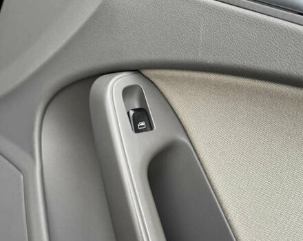 Синій Ауді А4, об'ємом двигуна 1.8 л та пробігом 240 тис. км за 8950 $, фото 75 на Automoto.ua