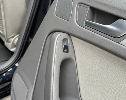 Синій Ауді А4, об'ємом двигуна 1.8 л та пробігом 240 тис. км за 8950 $, фото 67 на Automoto.ua