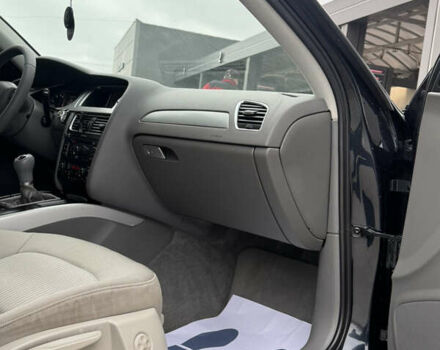 Синій Ауді А4, об'ємом двигуна 1.8 л та пробігом 240 тис. км за 8950 $, фото 72 на Automoto.ua