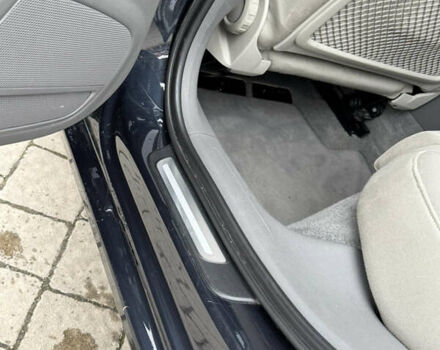 Синій Ауді А4, об'ємом двигуна 1.8 л та пробігом 240 тис. км за 8950 $, фото 62 на Automoto.ua