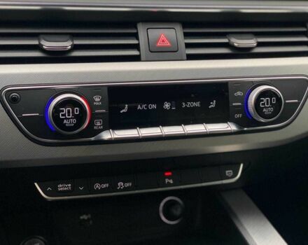 Синий Ауди А4, объемом двигателя 2 л и пробегом 235 тыс. км за 20990 $, фото 14 на Automoto.ua