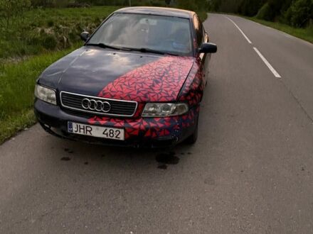 Ауді А4 1995 у Самборе на Automoto.ua Синій Ауді А4, об'ємом двигуна 1 л та пробігом 3 тис. км за 850 $, фото 1 на Automoto.ua