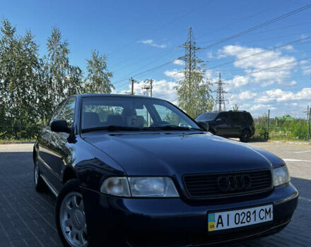 Синий Ауди А4, объемом двигателя 1.8 л и пробегом 400 тыс. км за 2700 $, фото 1 на Automoto.ua