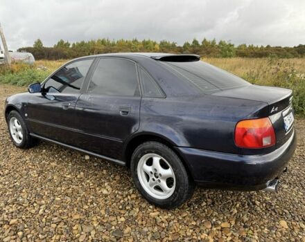 Синий Ауди А4, объемом двигателя 1.8 л и пробегом 400 тыс. км за 1900 $, фото 1 на Automoto.ua