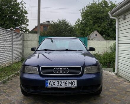Синий Ауди А4, объемом двигателя 1.6 л и пробегом 440 тыс. км за 3400 $, фото 1 на Automoto.ua