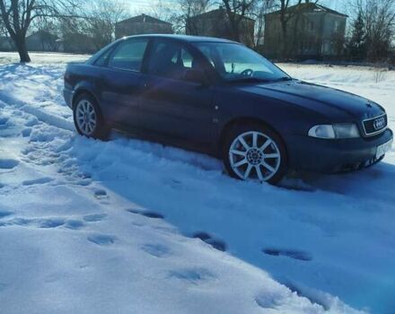 Синій Ауді А4, об'ємом двигуна 1.8 л та пробігом 300 тис. км за 2399 $, фото 1 на Automoto.ua