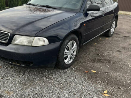 Ауди А4 1995 в Бердичеве на Automoto.ua Синий Ауди А4, объемом двигателя 1.8 л и пробегом 280 тыс. км за 2450 $, фото 1 на Automoto.ua