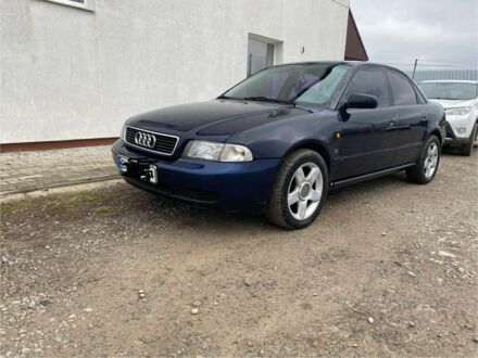 Синій Ауді А4, об'ємом двигуна 1.6 л та пробігом 100 тис. км за 2500 $, фото 1 на Automoto.ua