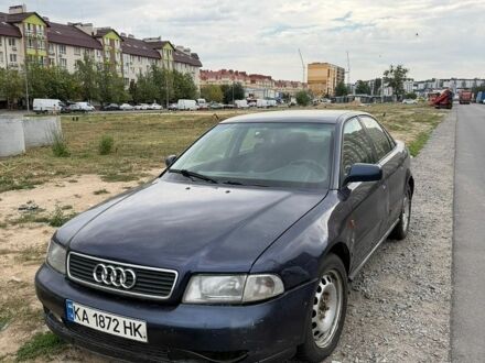 Синий Ауди А4, объемом двигателя 2.6 л и пробегом 382 тыс. км за 1699 $, фото 1 на Automoto.ua