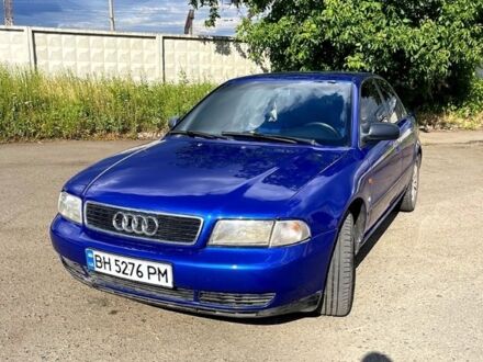 Синій Ауді А4, об'ємом двигуна 1.6 л та пробігом 350 тис. км за 3000 $, фото 1 на Automoto.ua