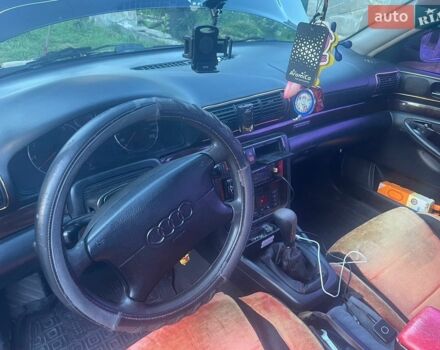 Синий Ауди А4, объемом двигателя 1.6 л и пробегом 350 тыс. км за 2650 $, фото 1 на Automoto.ua
