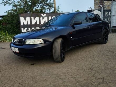 Синий Ауди А4, объемом двигателя 1.6 л и пробегом 500 тыс. км за 3100 $, фото 1 на Automoto.ua