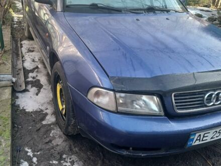Синій Ауді А4, об'ємом двигуна 2.6 л та пробігом 450 тис. км за 2200 $, фото 1 на Automoto.ua