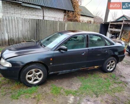 Синий Ауди А4, объемом двигателя 1.8 л и пробегом 450 тыс. км за 1000 $, фото 1 на Automoto.ua