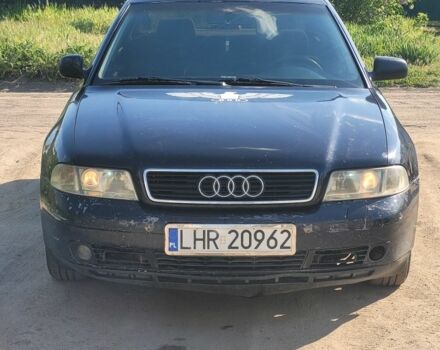 Синий Ауди А4, объемом двигателя 1.8 л и пробегом 370 тыс. км за 1650 $, фото 1 на Automoto.ua