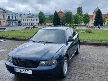 Синій Ауді А4, об'ємом двигуна 1.8 л та пробігом 320 тис. км за 3200 $, фото 1 на Automoto.ua