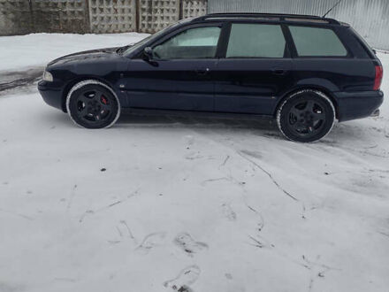 Синий Ауди А4, объемом двигателя 2.6 л и пробегом 412 тыс. км за 3650 $, фото 1 на Automoto.ua