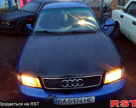 Синій Ауді А4, об'ємом двигуна 1.8 л та пробігом 0 тис. км за 1500 $, фото 1 на Automoto.ua