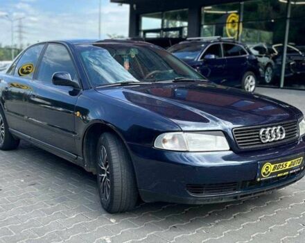 Синий Ауди А4, объемом двигателя 1.6 л и пробегом 400 тыс. км за 4300 $, фото 1 на Automoto.ua