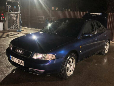 Ауді А4 1997 у Мене на Automoto.ua Синій Ауді А4, об'ємом двигуна 1.78 л та пробігом 1 тис. км за 2750 $, фото 1 на Automoto.ua