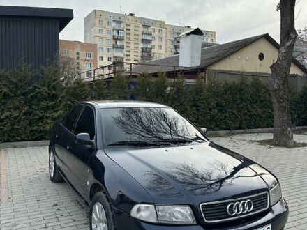 Ауди А4 1997 в Ужгороде на Automoto.ua Синий Ауди А4, объемом двигателя 1.9 л и пробегом 300 тыс. км за 2700 $, фото 1 на Automoto.ua