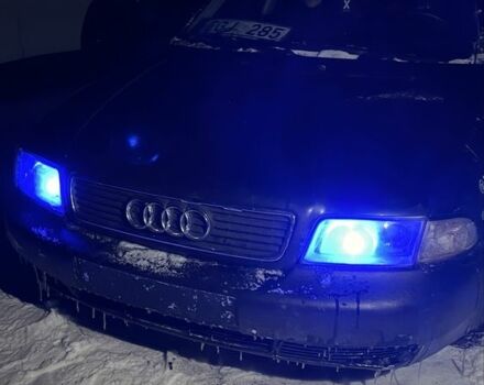 Синий Ауди А4, объемом двигателя 2.6 л и пробегом 350 тыс. км за 620 $, фото 1 на Automoto.ua