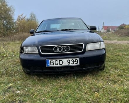 Синий Ауди А4, объемом двигателя 1.6 л и пробегом 250 тыс. км за 1330 $, фото 1 на Automoto.ua
