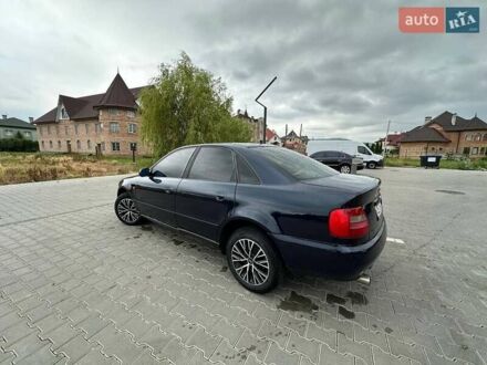 Синий Ауди А4, объемом двигателя 1.6 л и пробегом 400 тыс. км за 3500 $, фото 1 на Automoto.ua