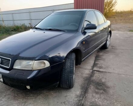 Синий Ауди А4, объемом двигателя 1.6 л и пробегом 274 тыс. км за 3000 $, фото 1 на Automoto.ua