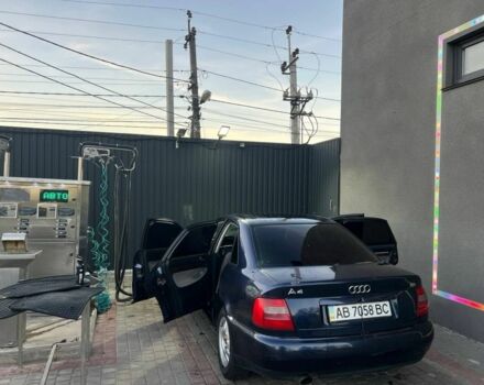 Синий Ауди А4, объемом двигателя 1.8 л и пробегом 230 тыс. км за 3006 $, фото 1 на Automoto.ua